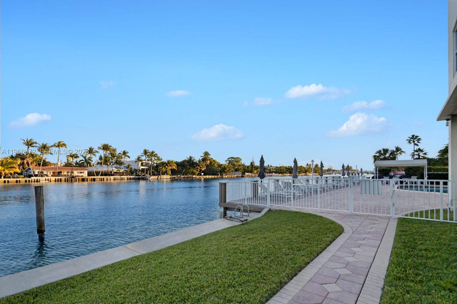 9111 E Bay Hbr Dr #PH-D Bay Harbor Islands, FL 33154