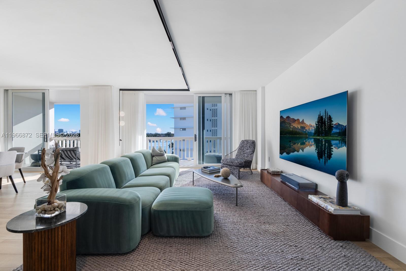 9111 E Bay Hbr Dr #PH-D Bay Harbor Islands, FL 33154