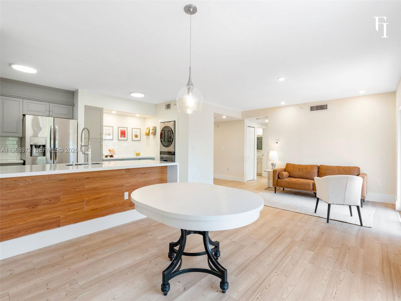 322 Madeira Ave #401 Coral Gables, FL 33134