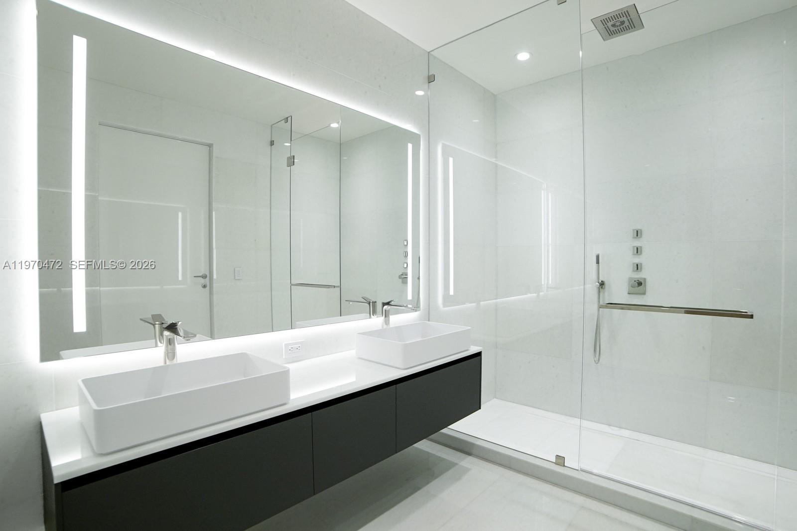 5 Grove Isle Dr #M301 Coconut Grove, FL 33133