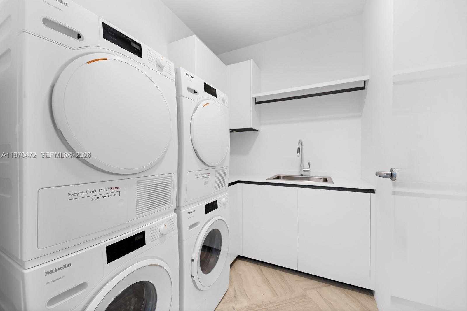 5 Grove Isle Dr #M301 Coconut Grove, FL 33133