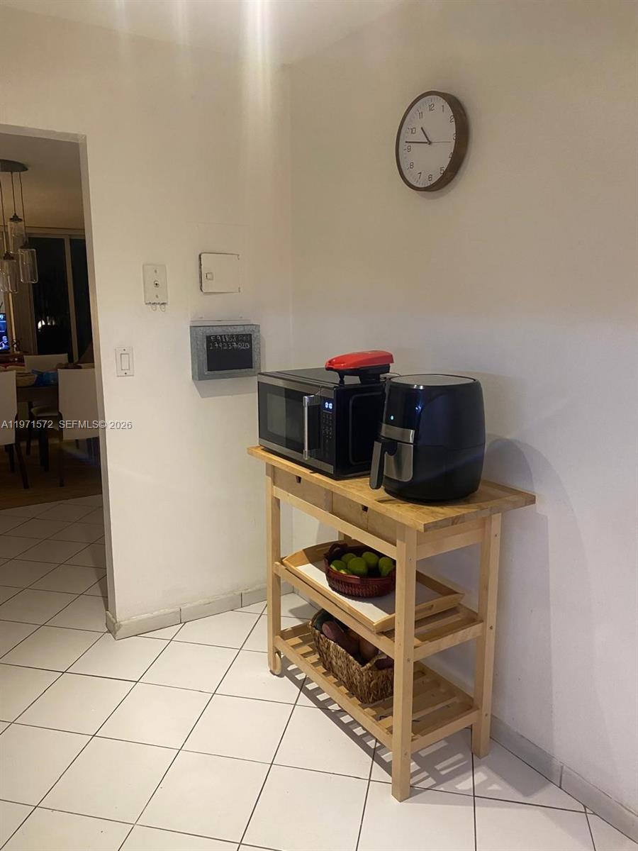 100 Bayview Dr #516 Sunny Isles Beach, FL 33160