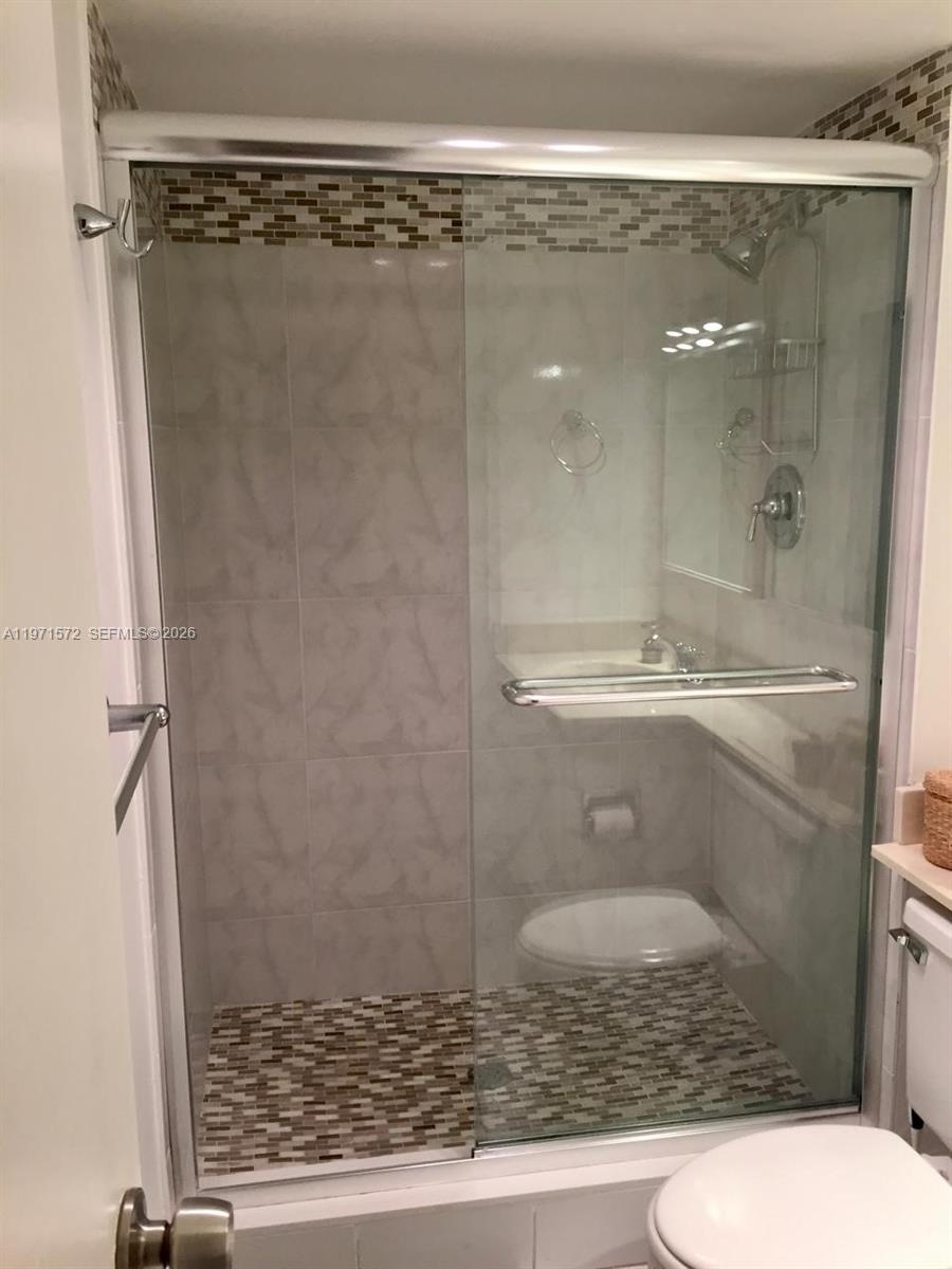 100 Bayview Dr #516 Sunny Isles Beach, FL 33160