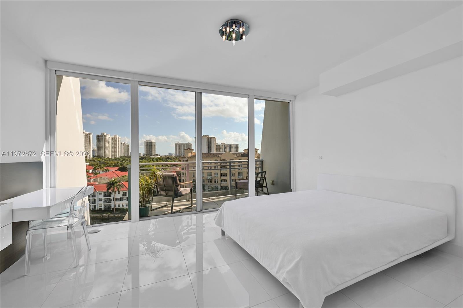 2950 NE 188th St #534 Aventura, FL 33180