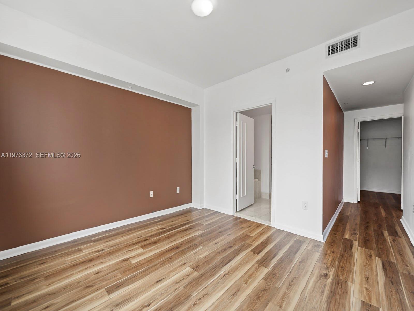 253 NE 2nd St #3108 Miami, FL 33132