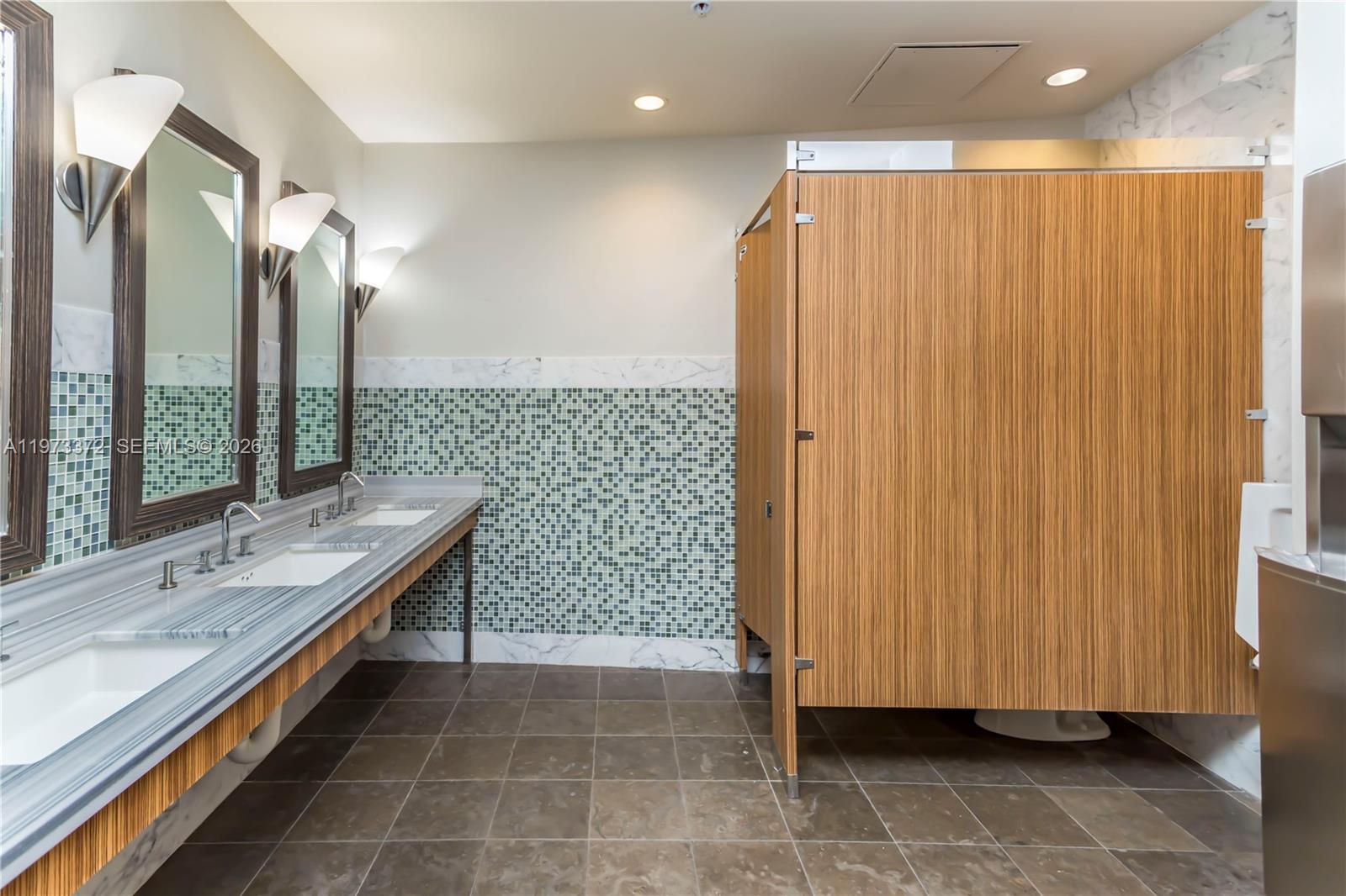 253 NE 2nd St #3108 Miami, FL 33132