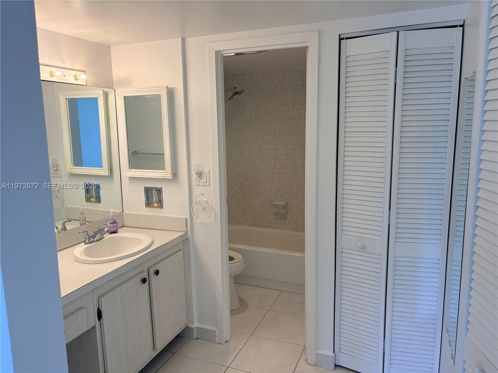 image Arlen House East9