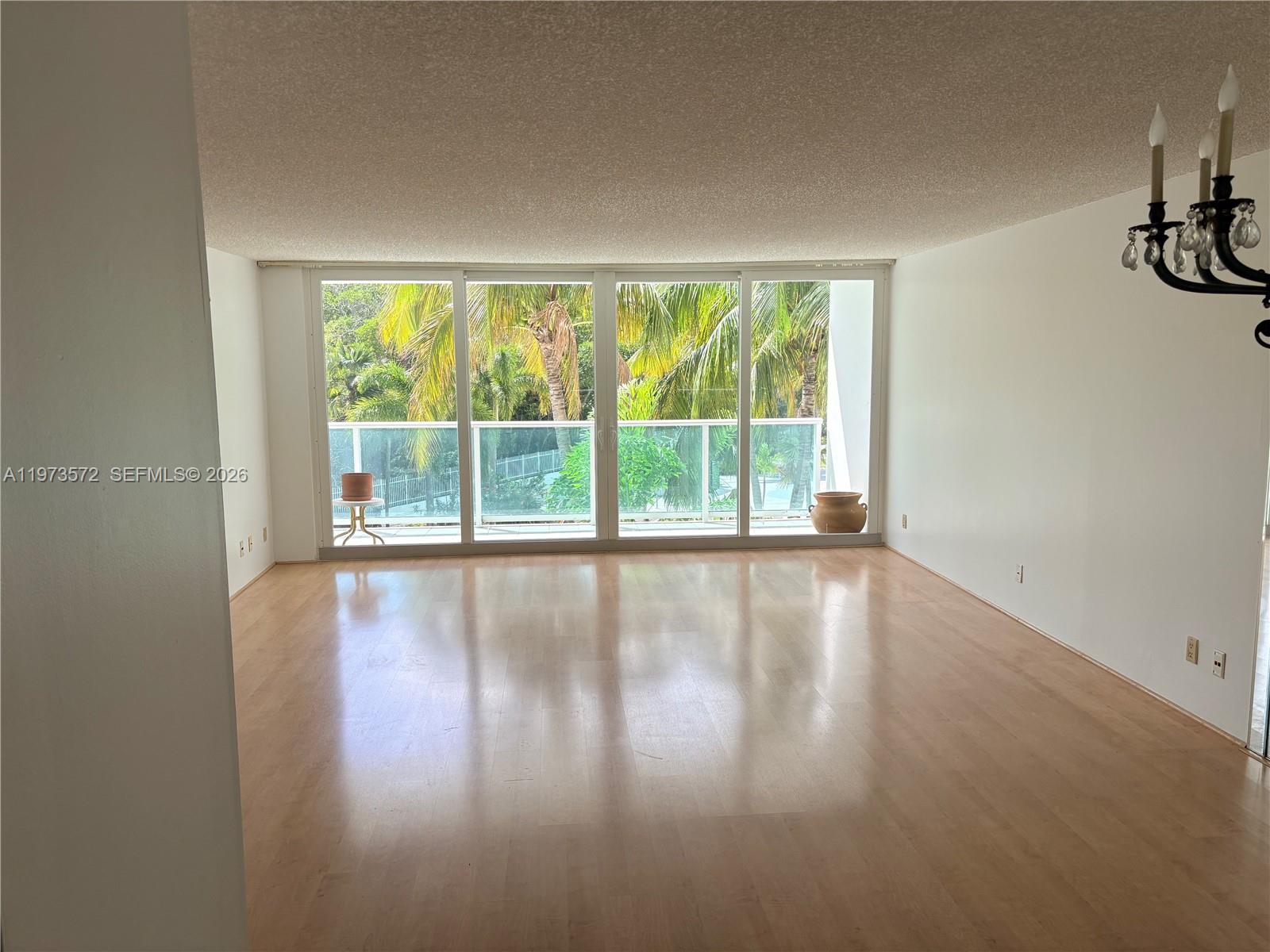 image Arlen House East1