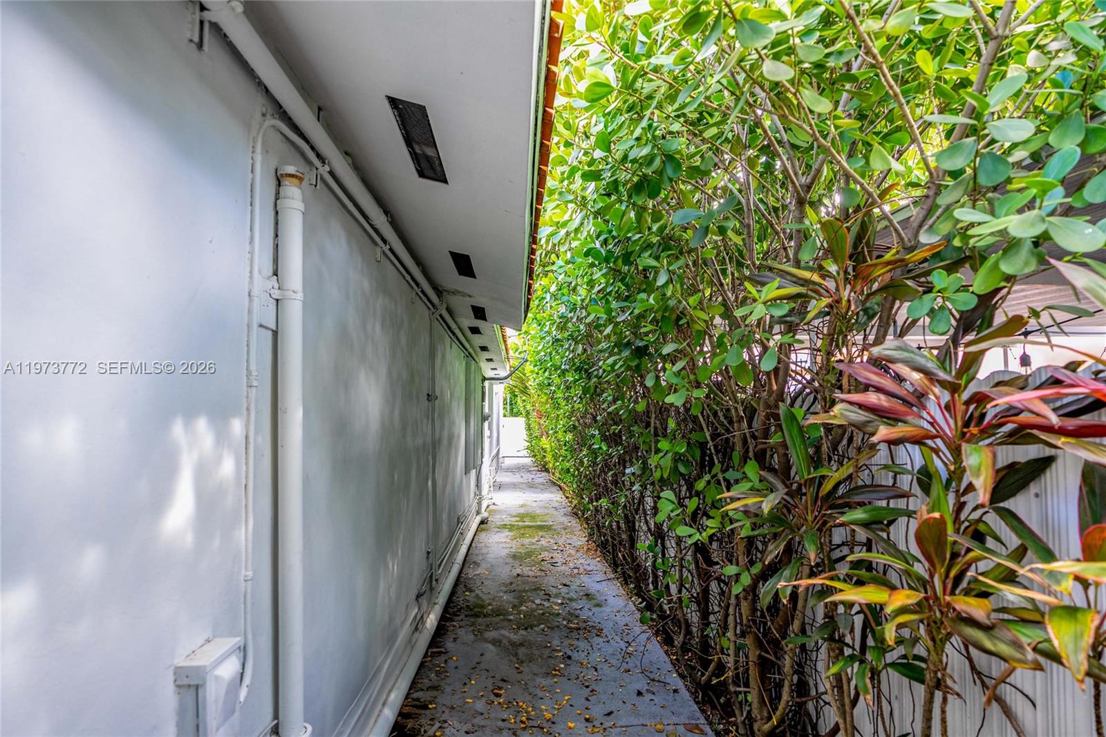 1360 SW 16th St Miami, FL 33145