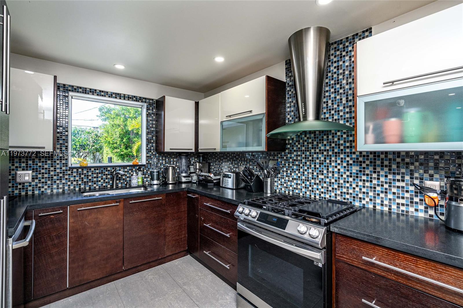 1360 SW 16th St Miami, FL 33145