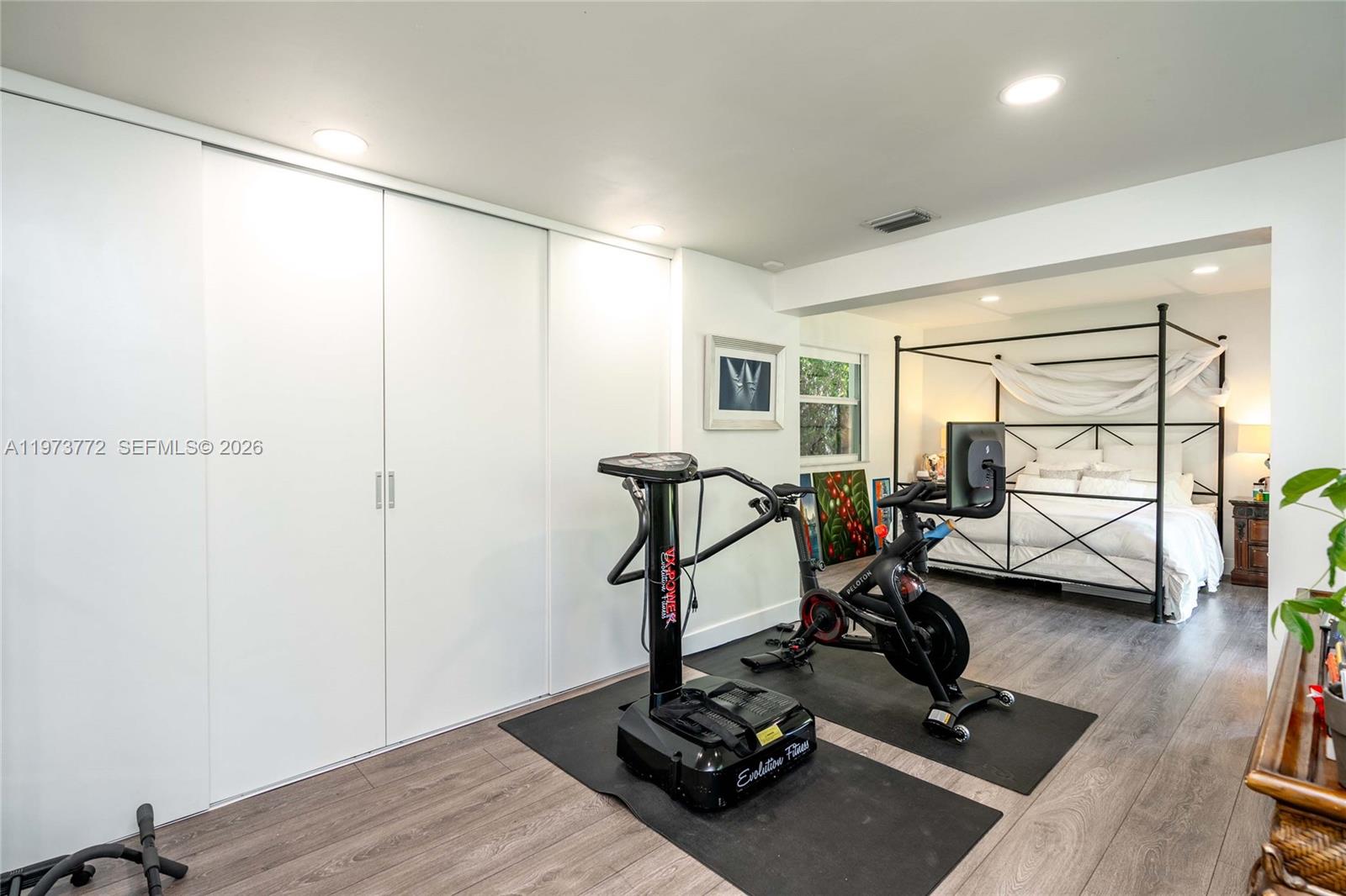 1360 SW 16th St Miami, FL 33145