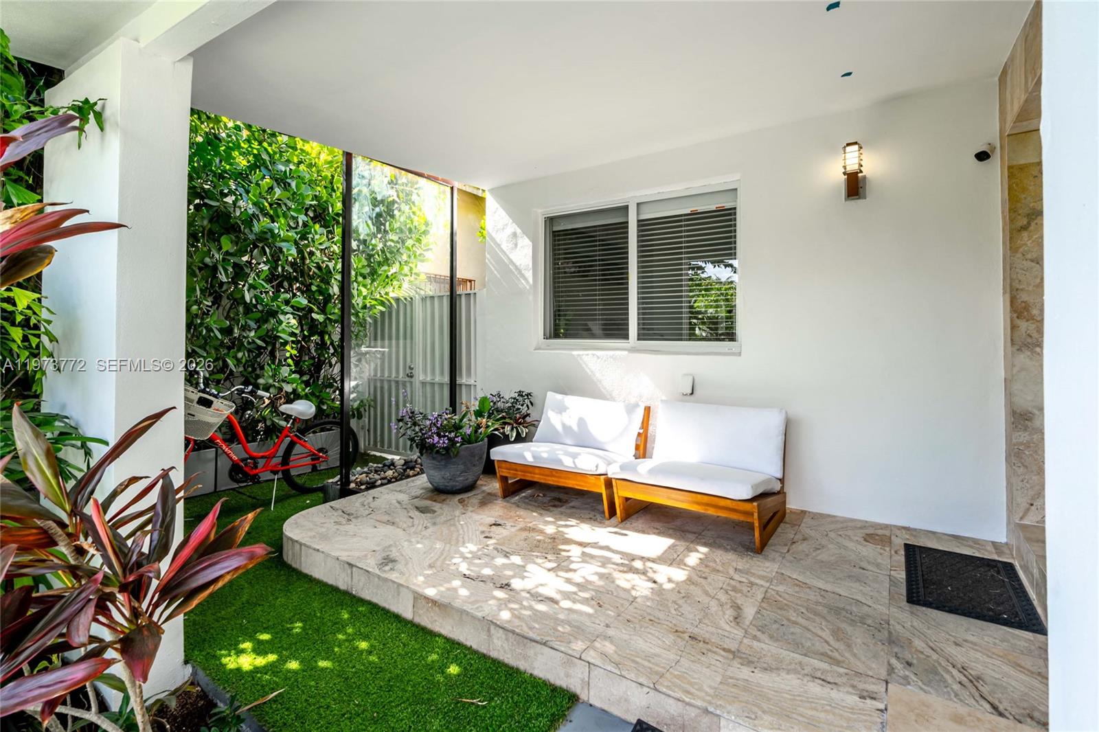 1360 SW 16th St Miami, FL 33145