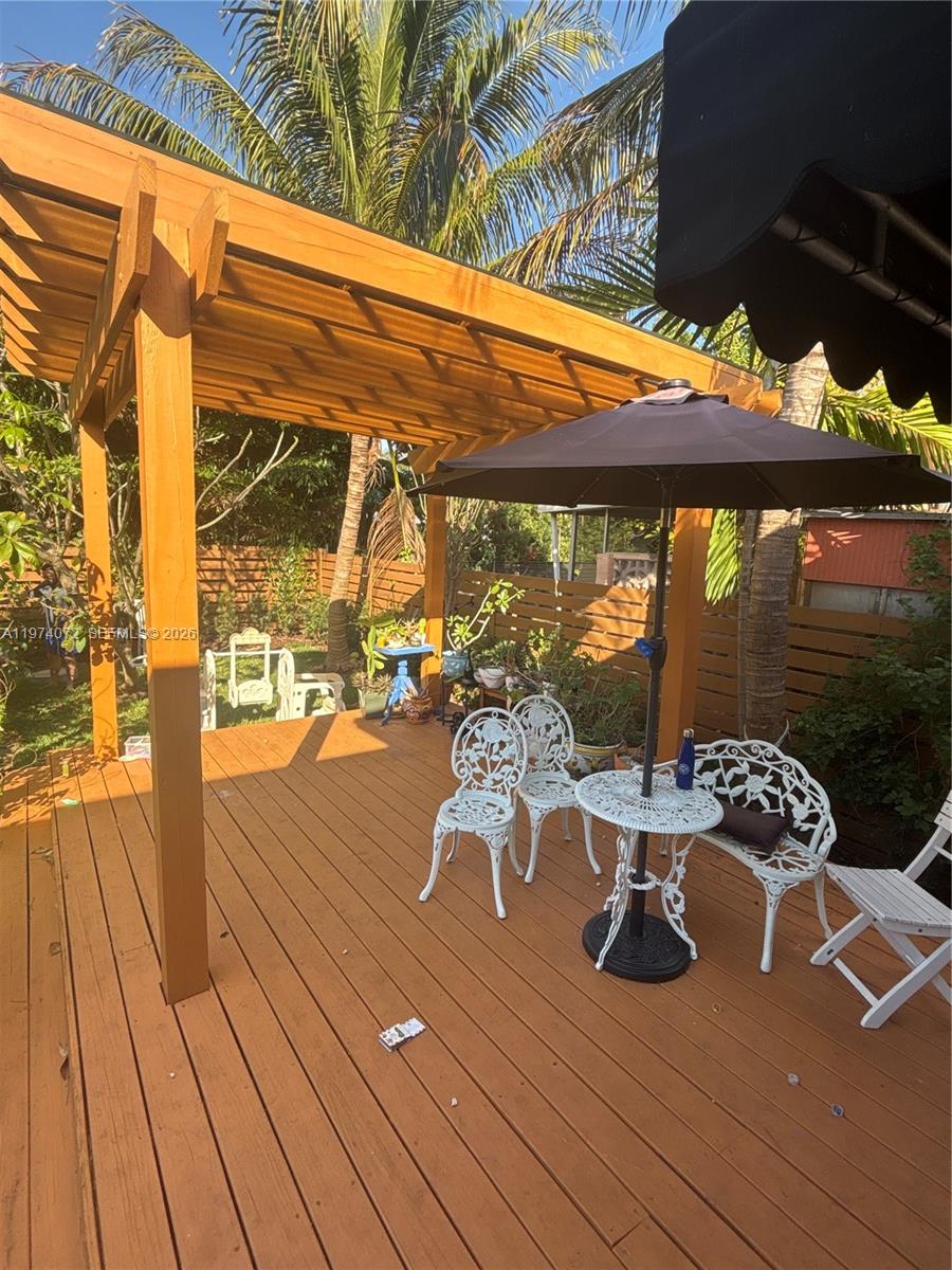 9048 Carlyle Ave Surfside, FL 33154