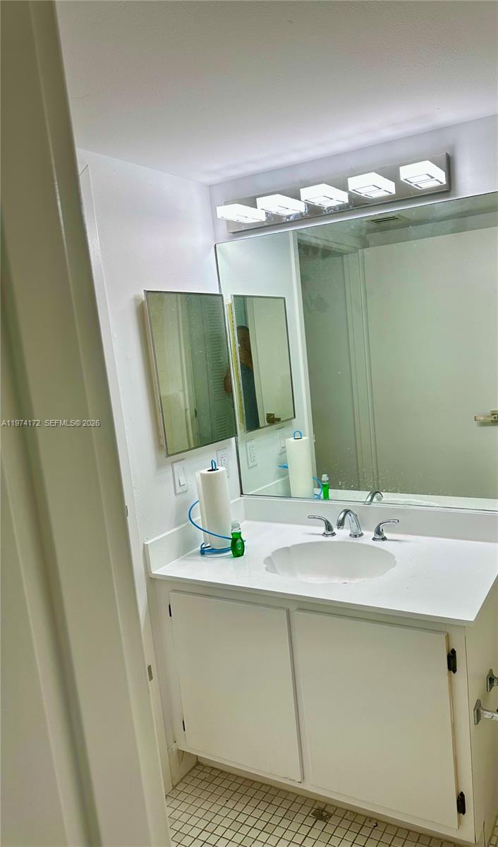 7601 E Treasure Dr #1406 North Bay Village, FL 33141