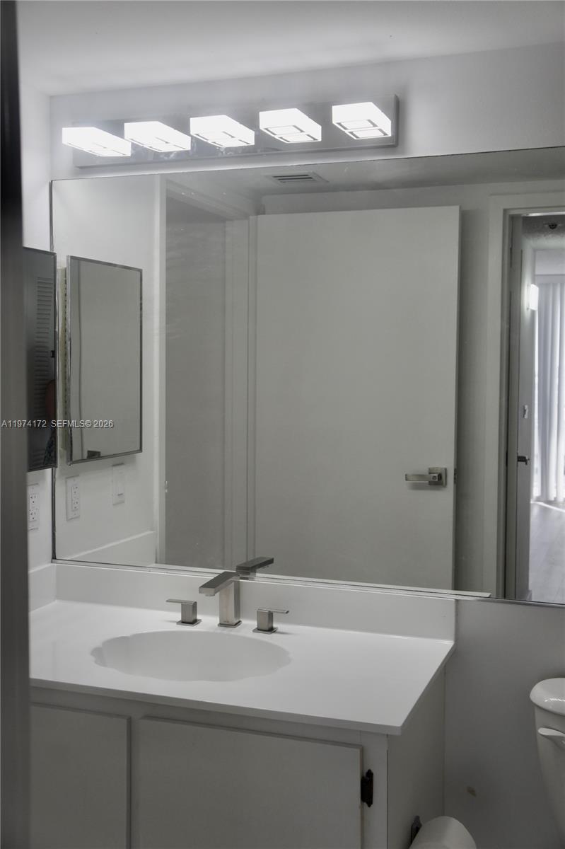 7601 E Treasure Dr #1406 North Bay Village, FL 33141