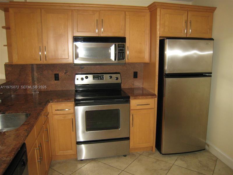 7722 Camino Real #D301