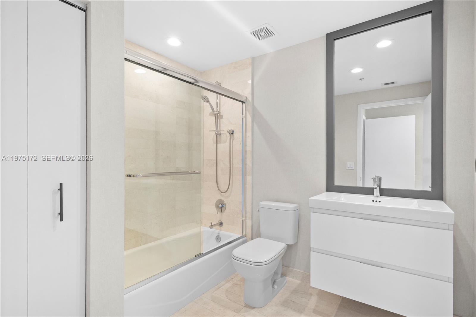 17301 Biscayne Blvd #611 North Miami Beach, FL 33160