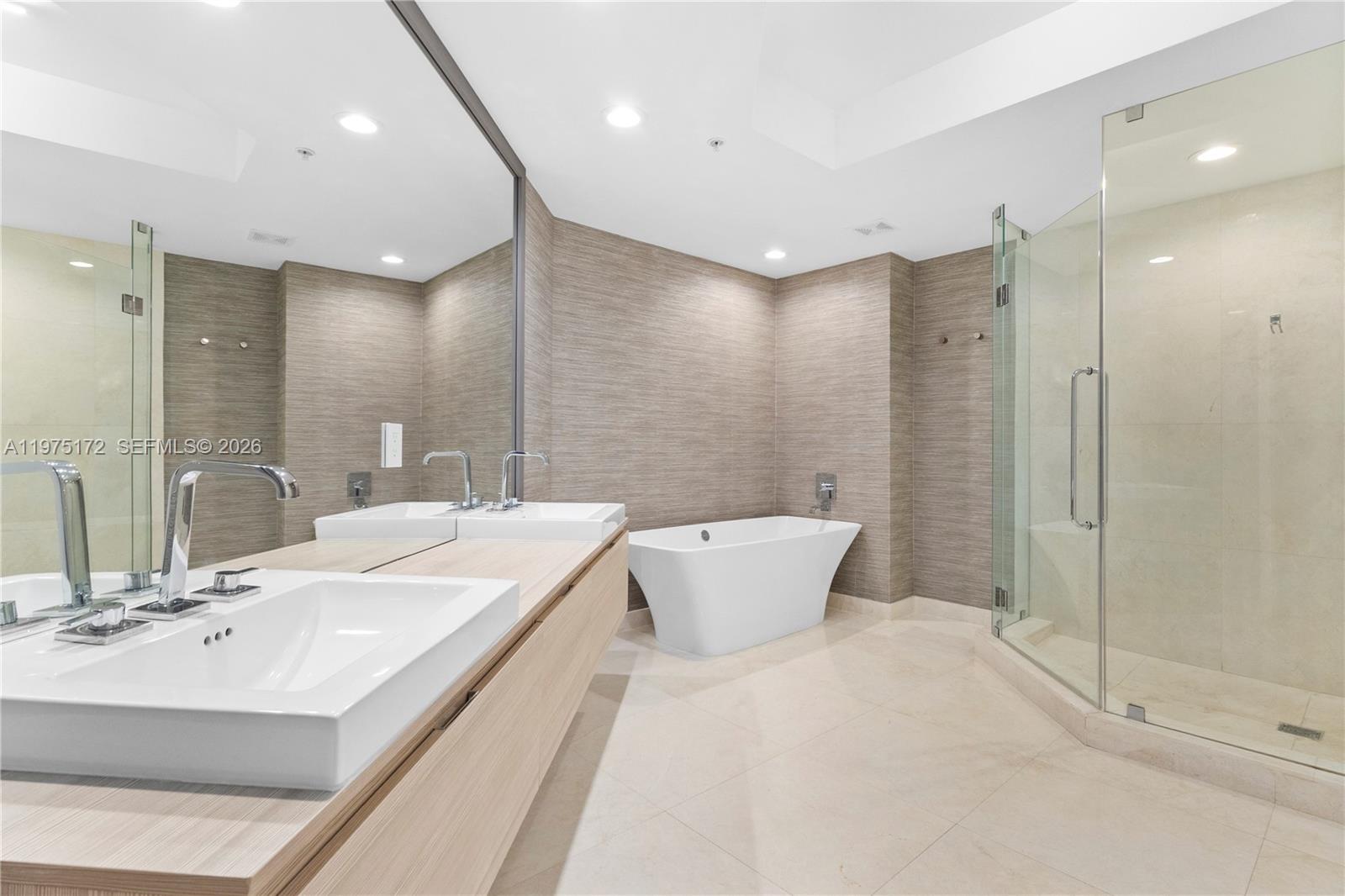 17301 Biscayne Blvd #611 North Miami Beach, FL 33160