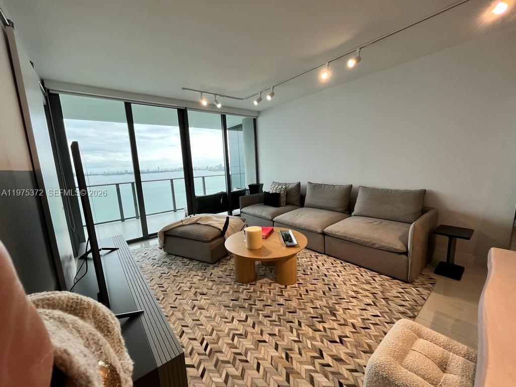 3131 NE 7th Ave #3003 Miami, FL 33137