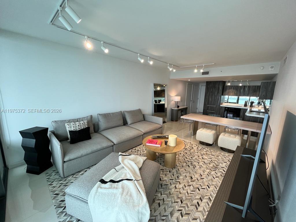 3131 NE 7th Ave #3003 Miami, FL 33137