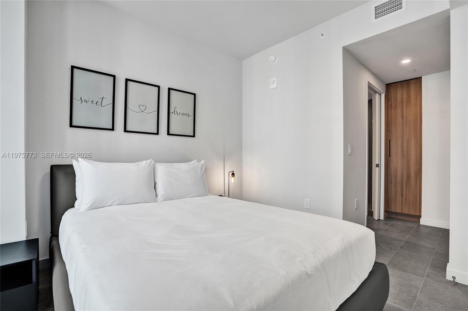 121 NE 5th St #2411 Miami, FL 33132