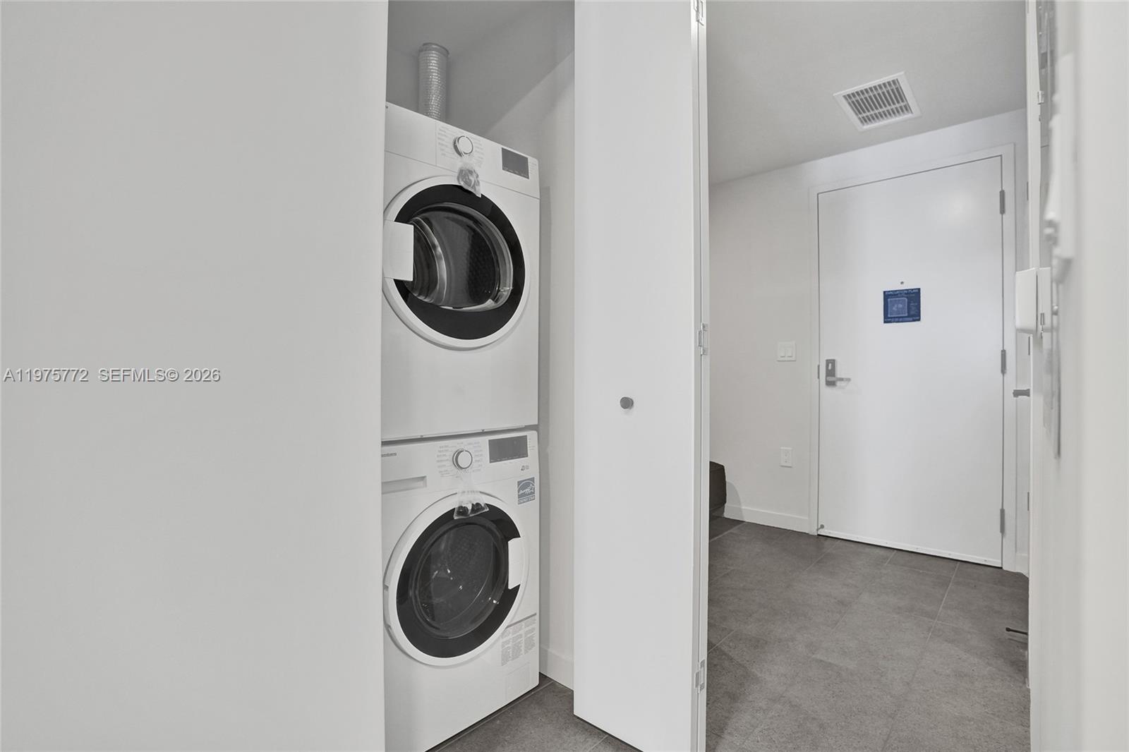 121 NE 5th St #2411 Miami, FL 33132