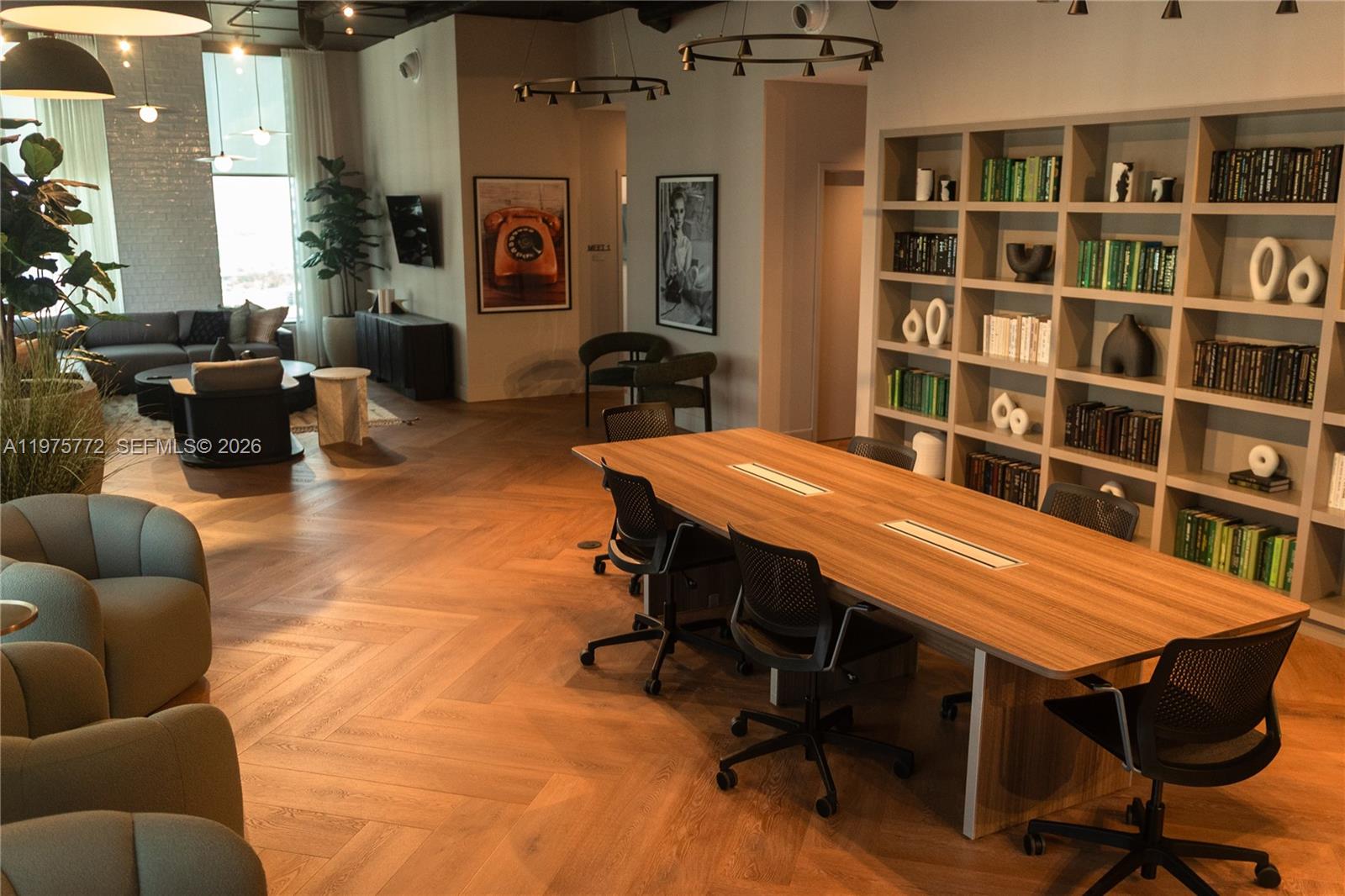 121 NE 5th St #2411 Miami, FL 33132