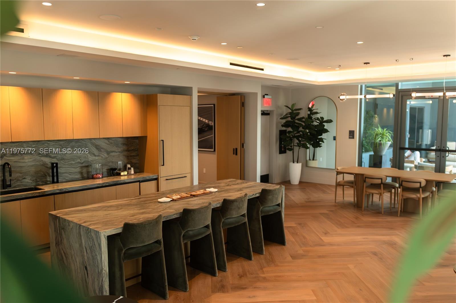 121 NE 5th St #2411 Miami, FL 33132