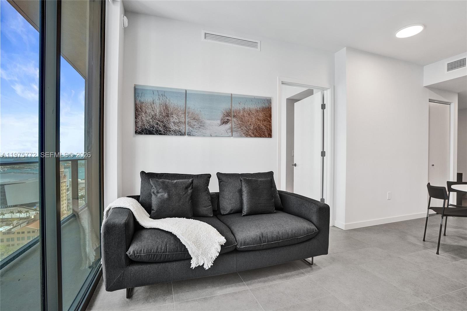 121 NE 5th St #2411 Miami, FL 33132