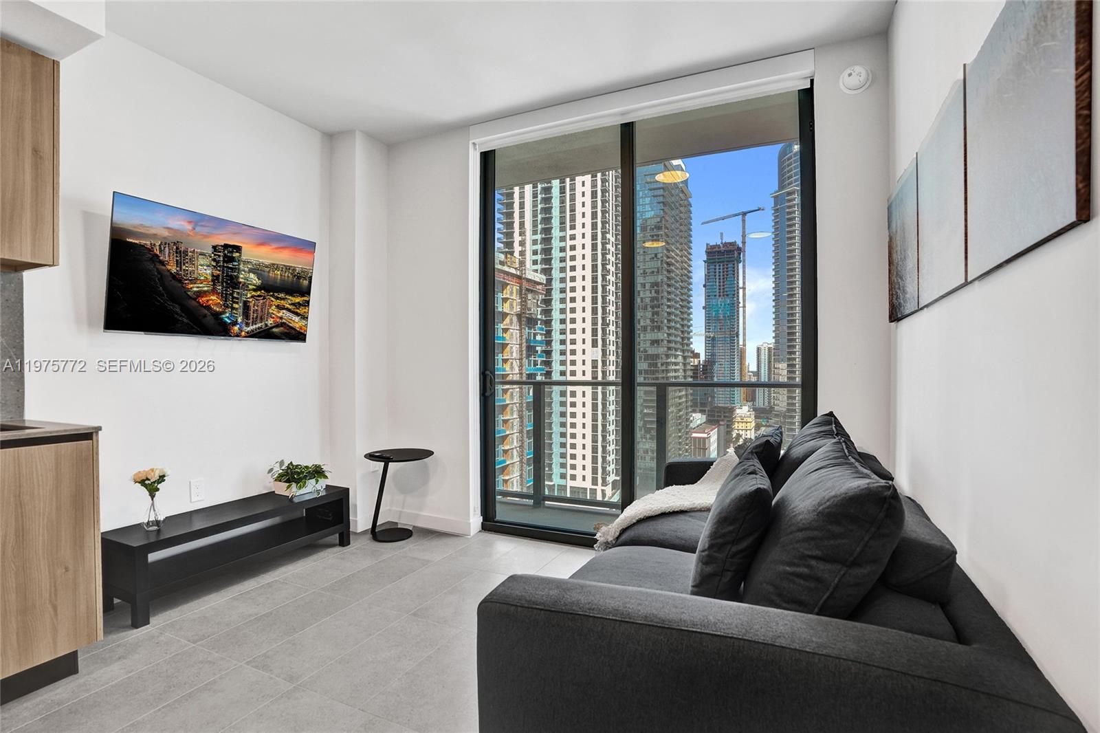 121 NE 5th St #2411 Miami, FL 33132