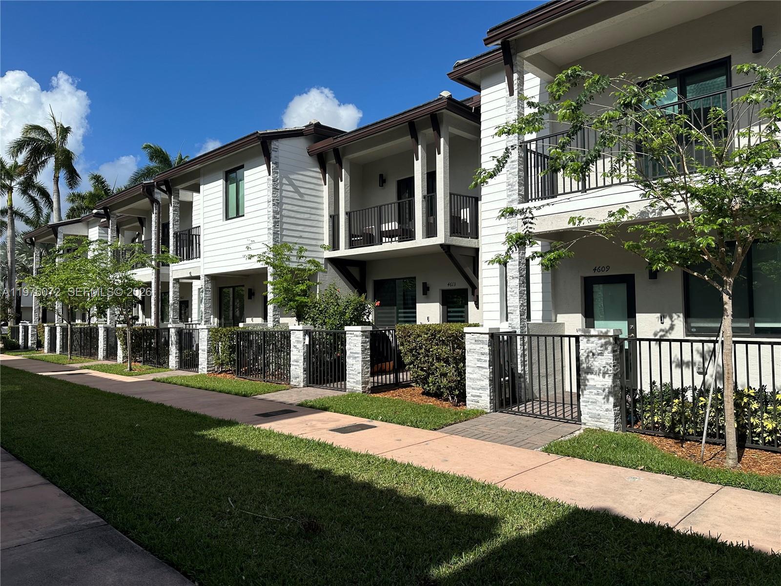 4609 NW 83rd Path Doral, FL 33166