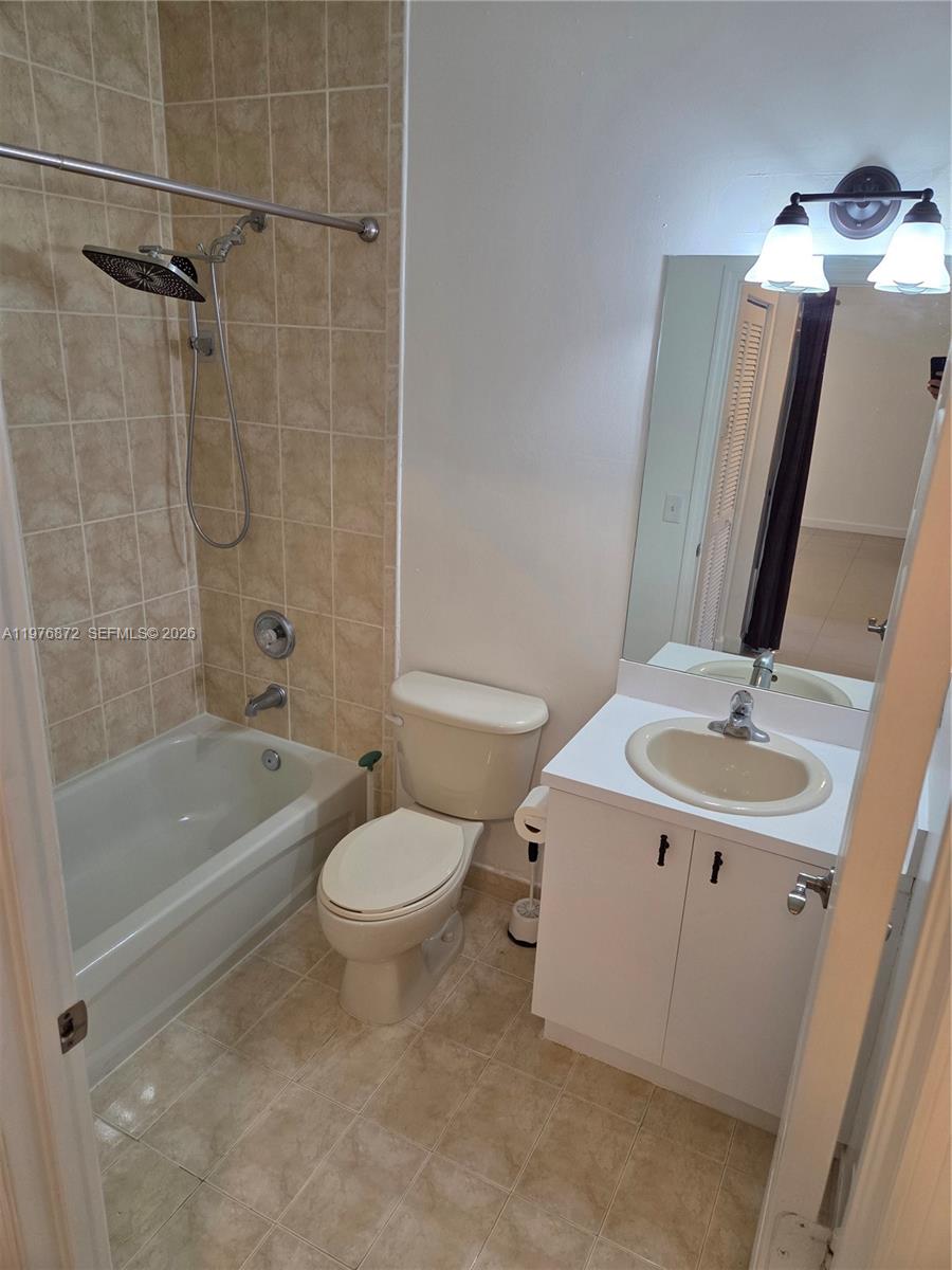 2630 NE 3rd Dr #101 Homestead, FL 33033