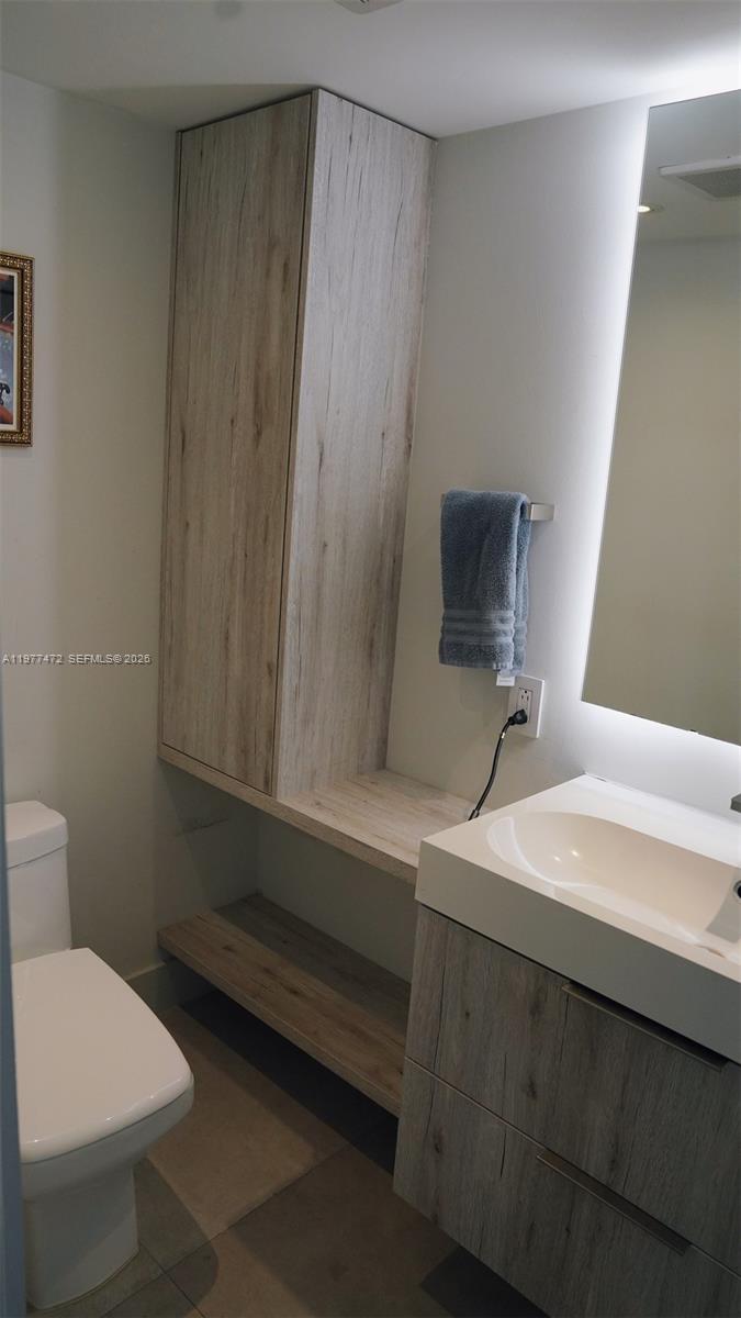 540 Brickell Key Dr #1711 Miami, FL 33131