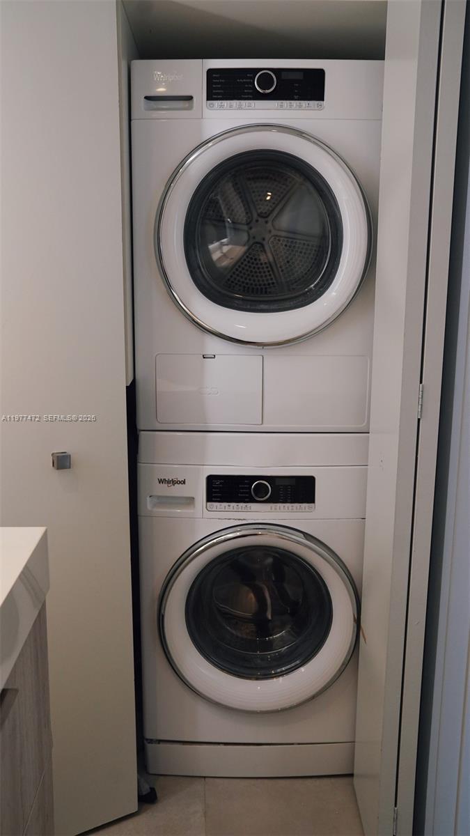 540 Brickell Key Dr #1711 Miami, FL 33131