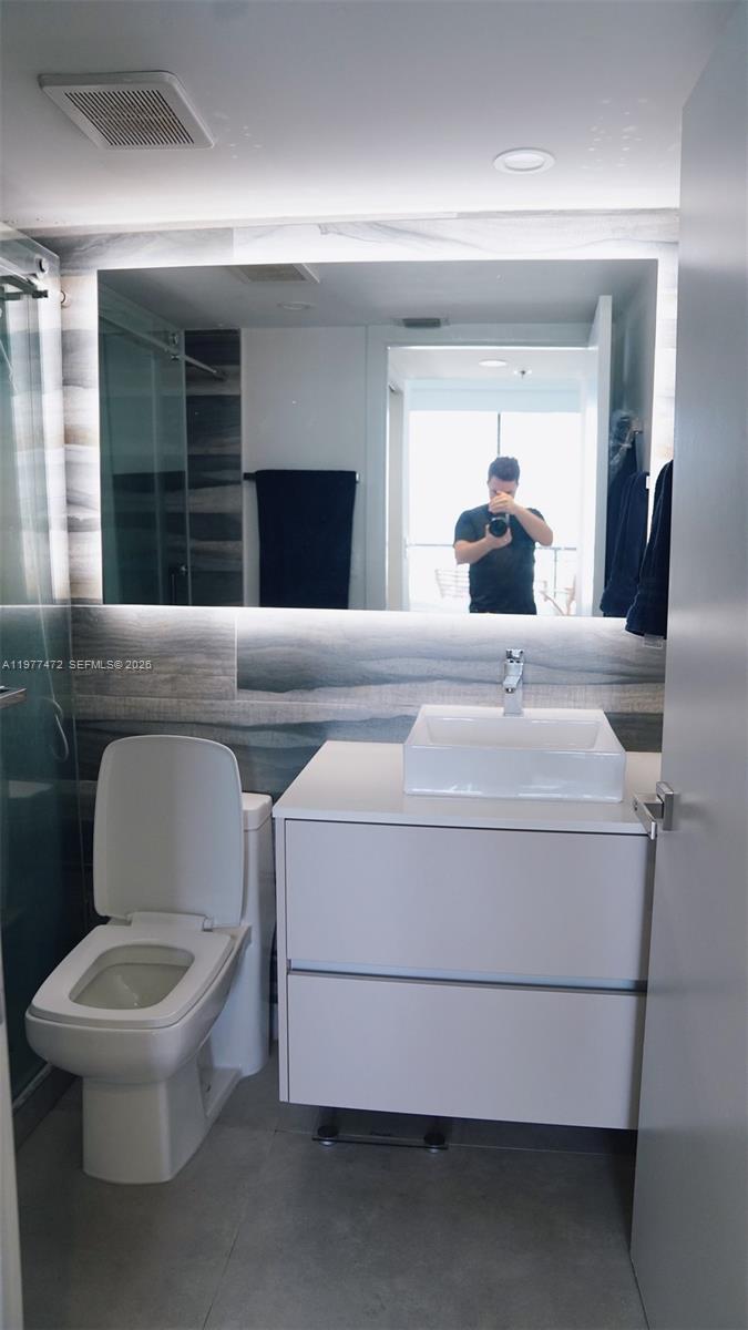 540 Brickell Key Dr #1711 Miami, FL 33131