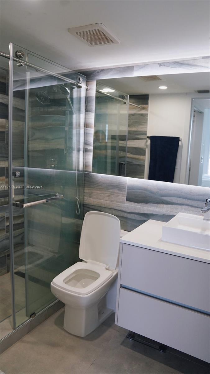 540 Brickell Key Dr #1711 Miami, FL 33131