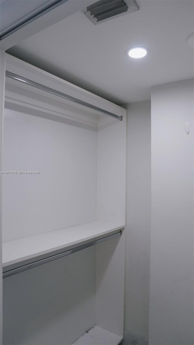 540 Brickell Key Dr #1711 Miami, FL 33131