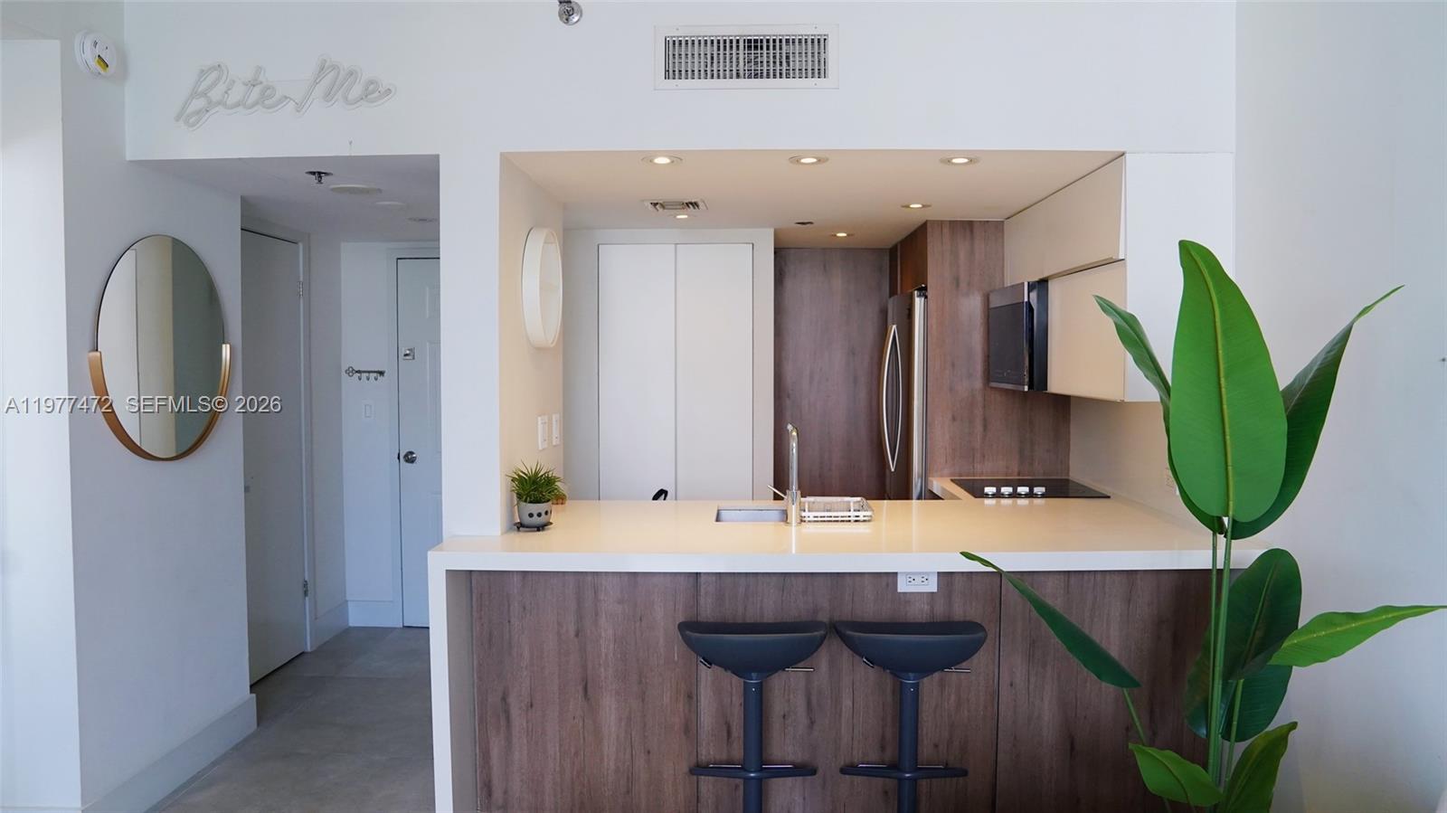 540 Brickell Key Dr #1711 Miami, FL 33131