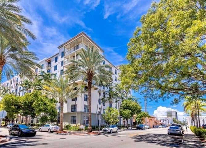 1919 Van Buren St #212A