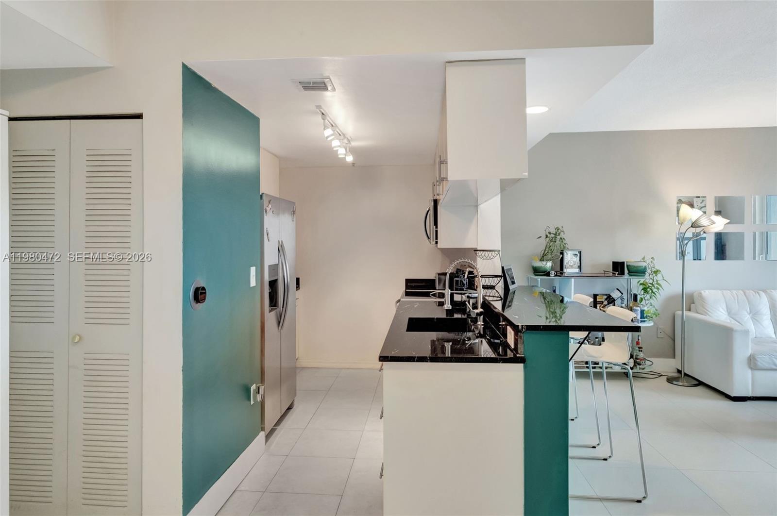 275 NE 18th St #PH-09 Miami, FL 33132