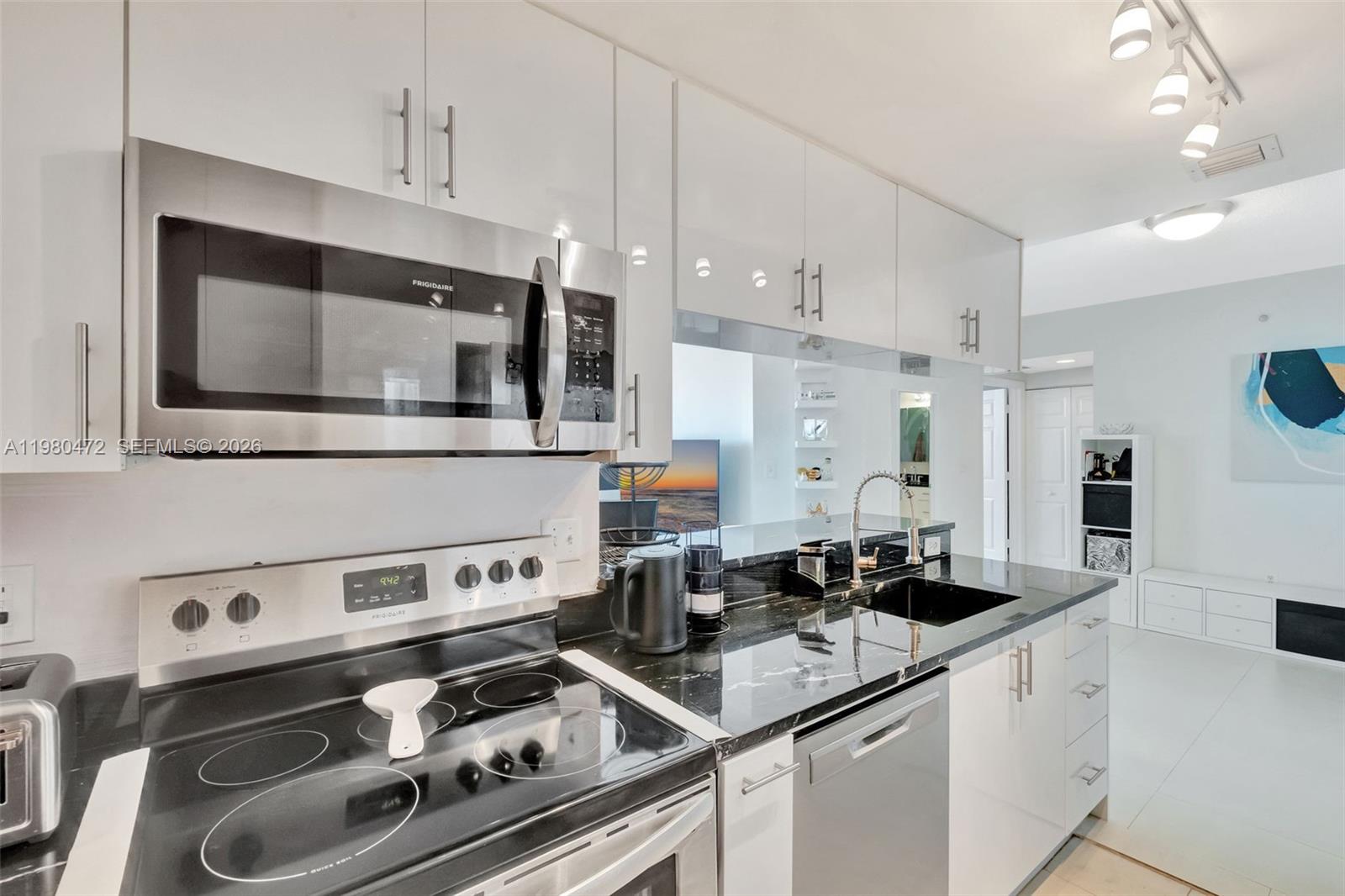 275 NE 18th St #PH-09 Miami, FL 33132