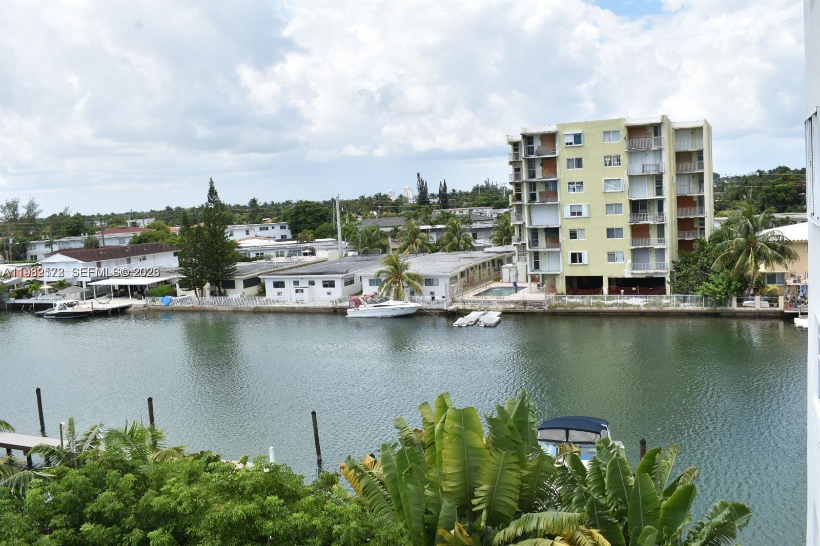 8024 Tatum Waterway Dr #5A Miami Beach, FL 33141