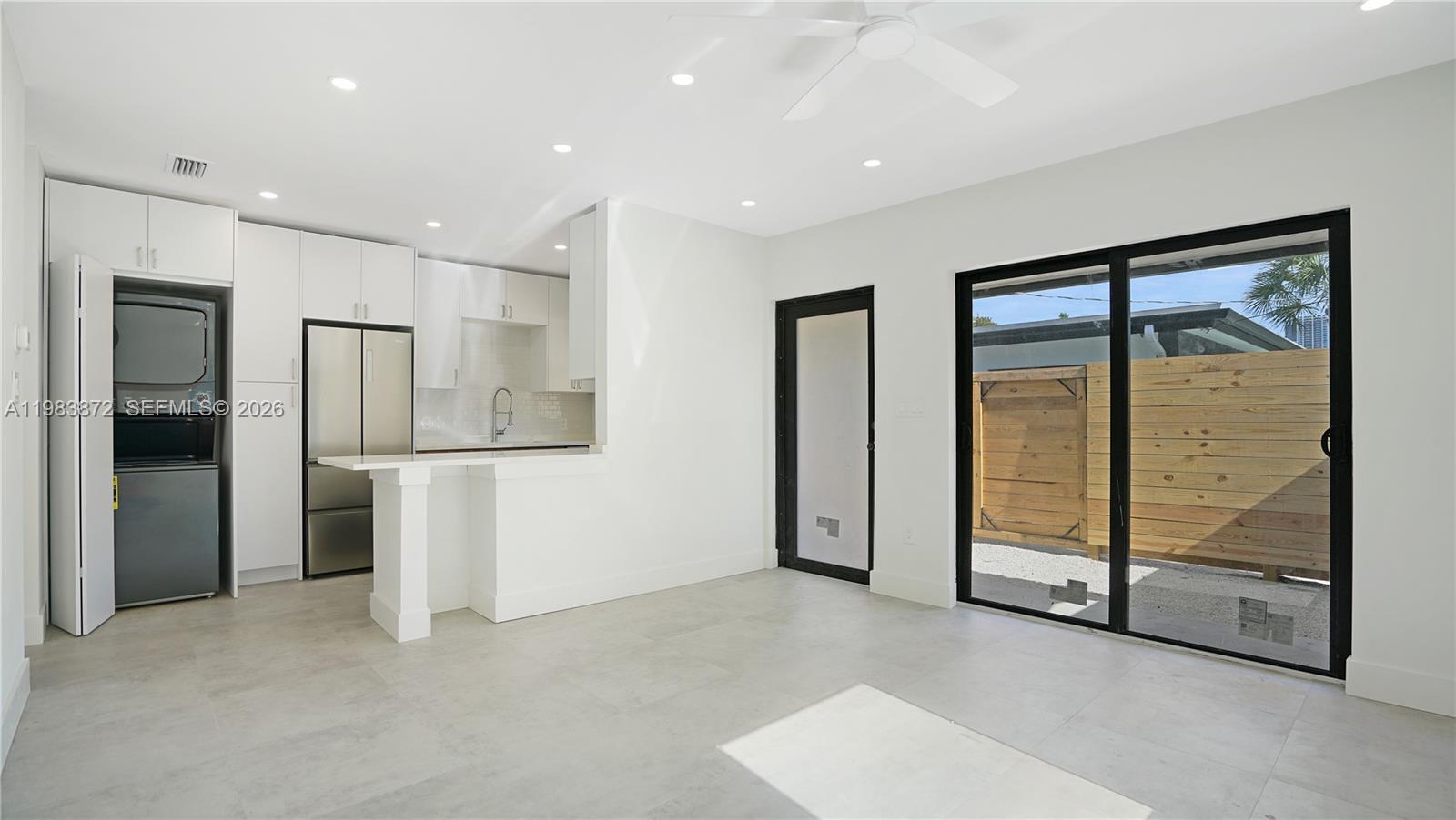 1119 W Las Olas Blvd #1