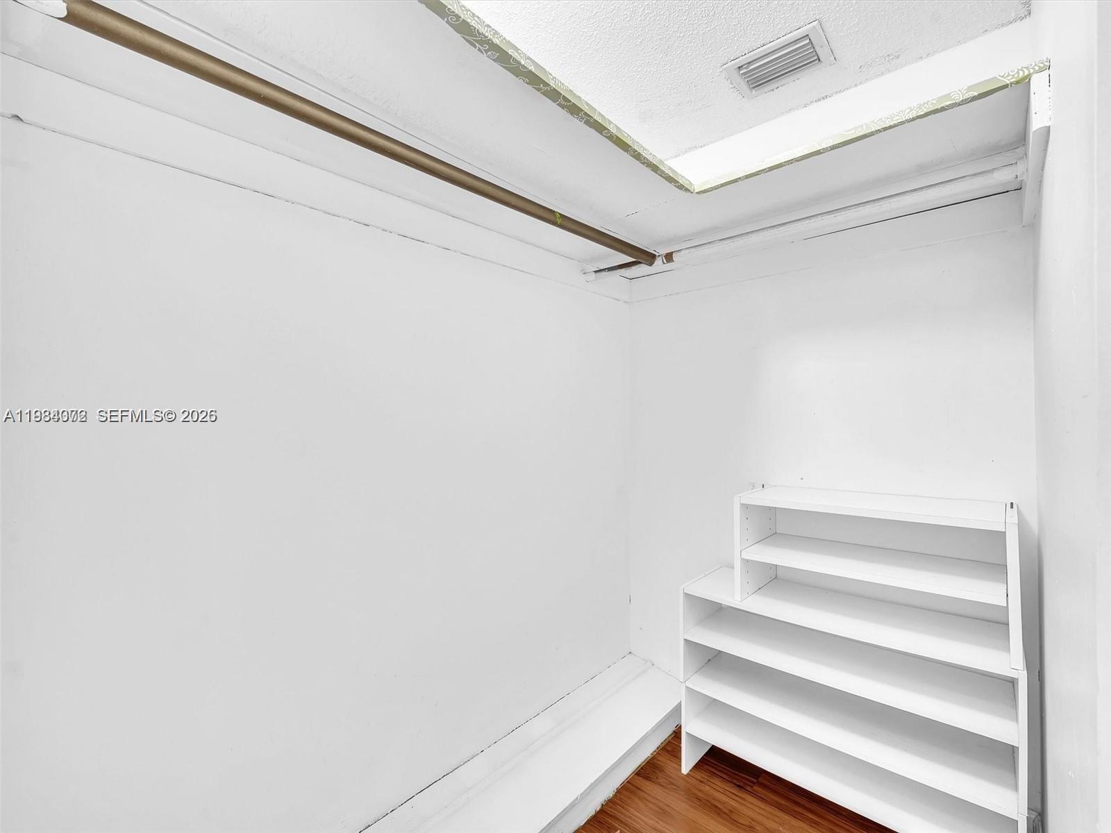 1170 NE 191st St #24 Miami, FL 33179