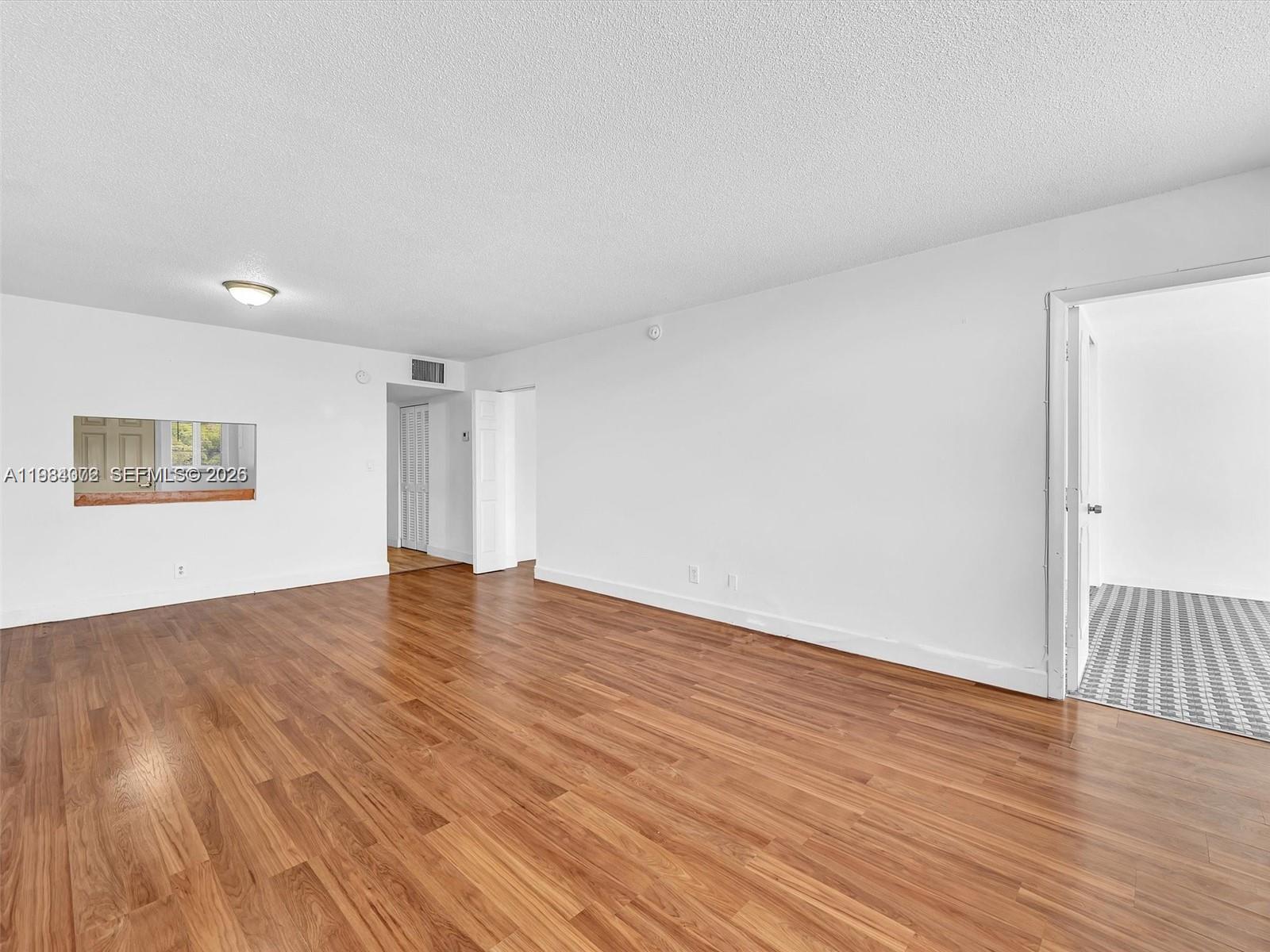 1170 NE 191st St #24 Miami, FL 33179