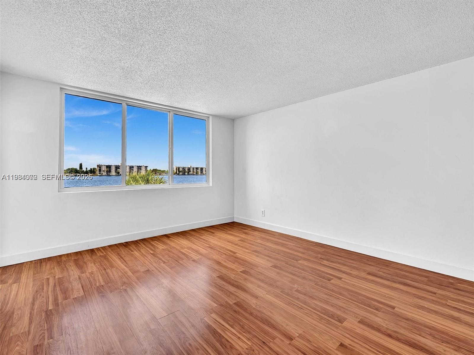 1170 NE 191st St #24 Miami, FL 33179