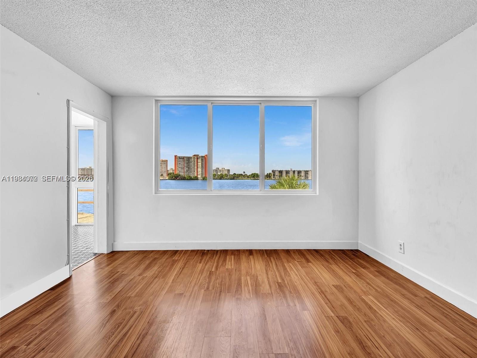 1170 NE 191st St #24 Miami, FL 33179