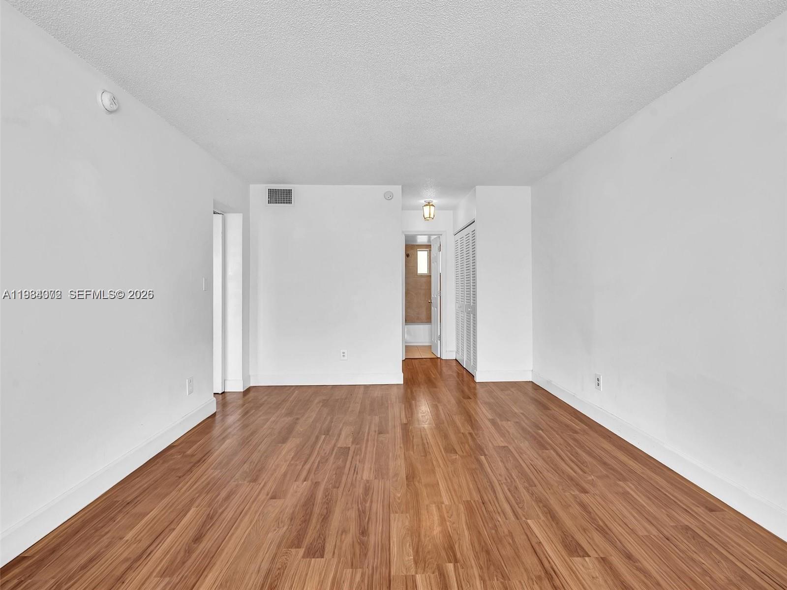 1170 NE 191st St #24 Miami, FL 33179