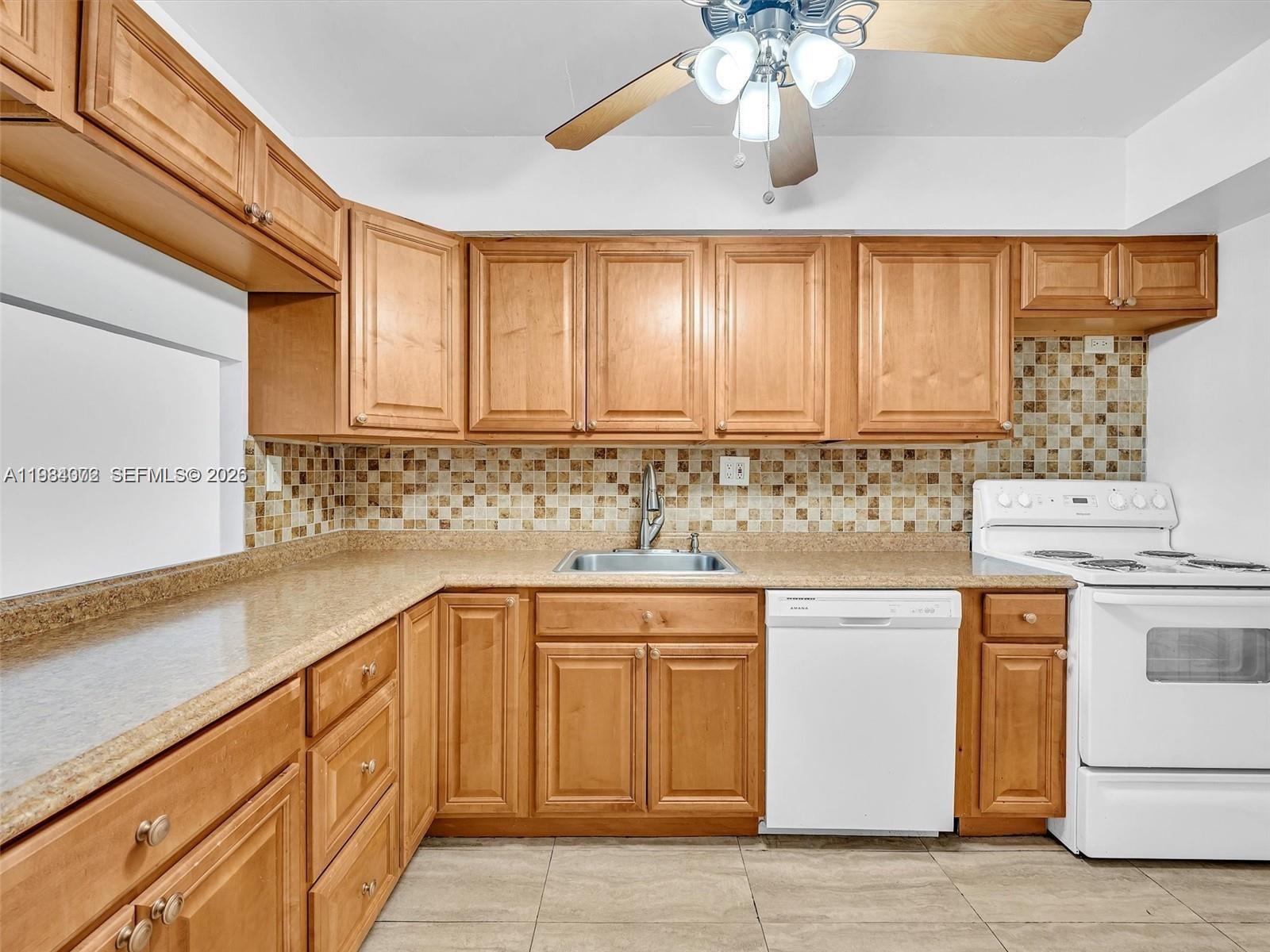 1170 NE 191st St #24 Miami, FL 33179