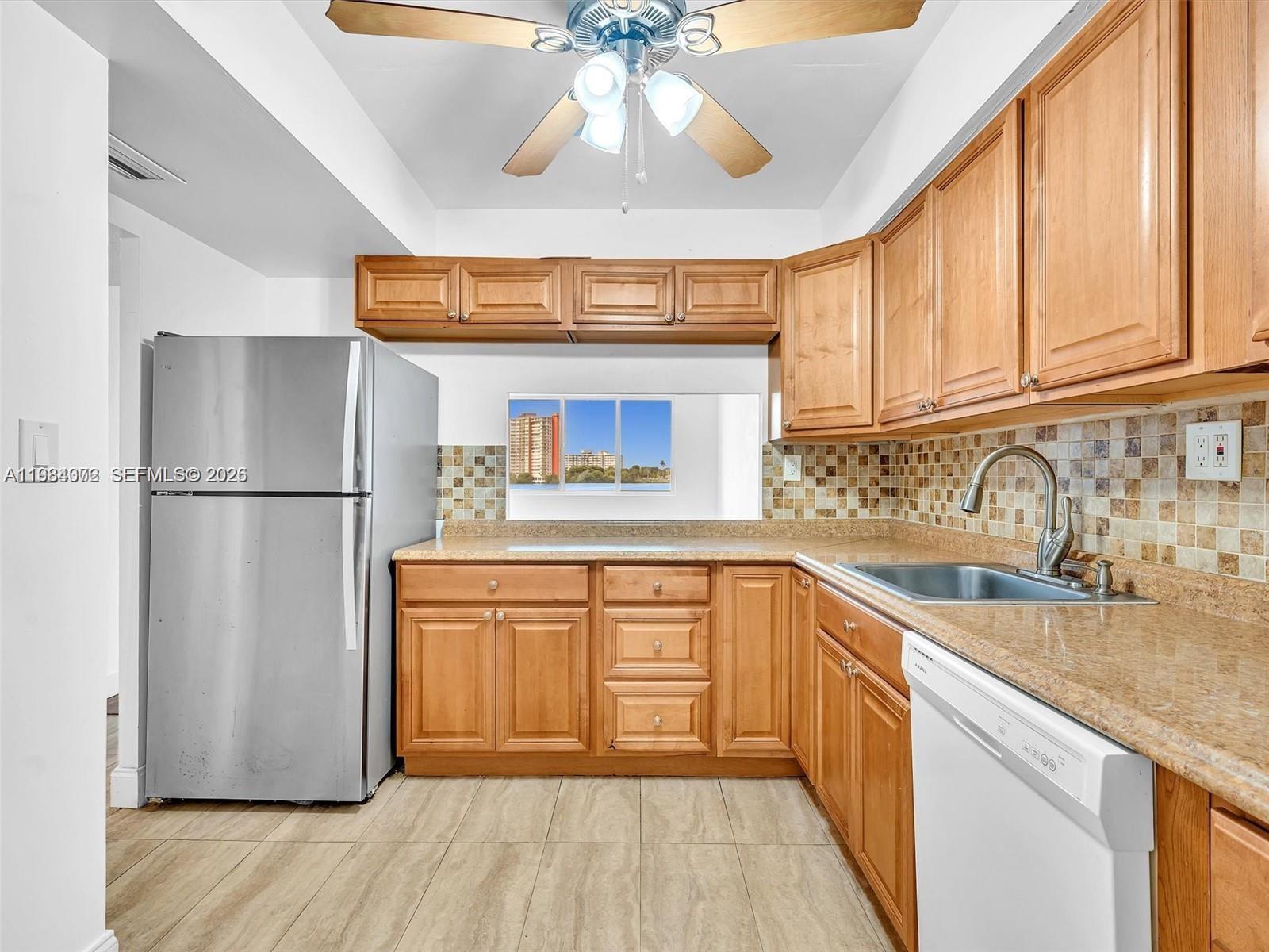 1170 NE 191st St #24 Miami, FL 33179